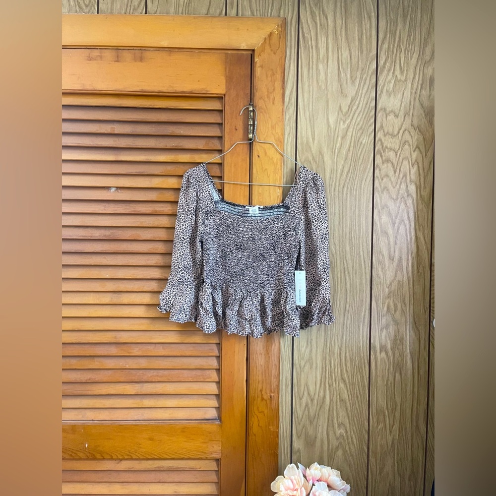 Cropped peplum Flowy blouse